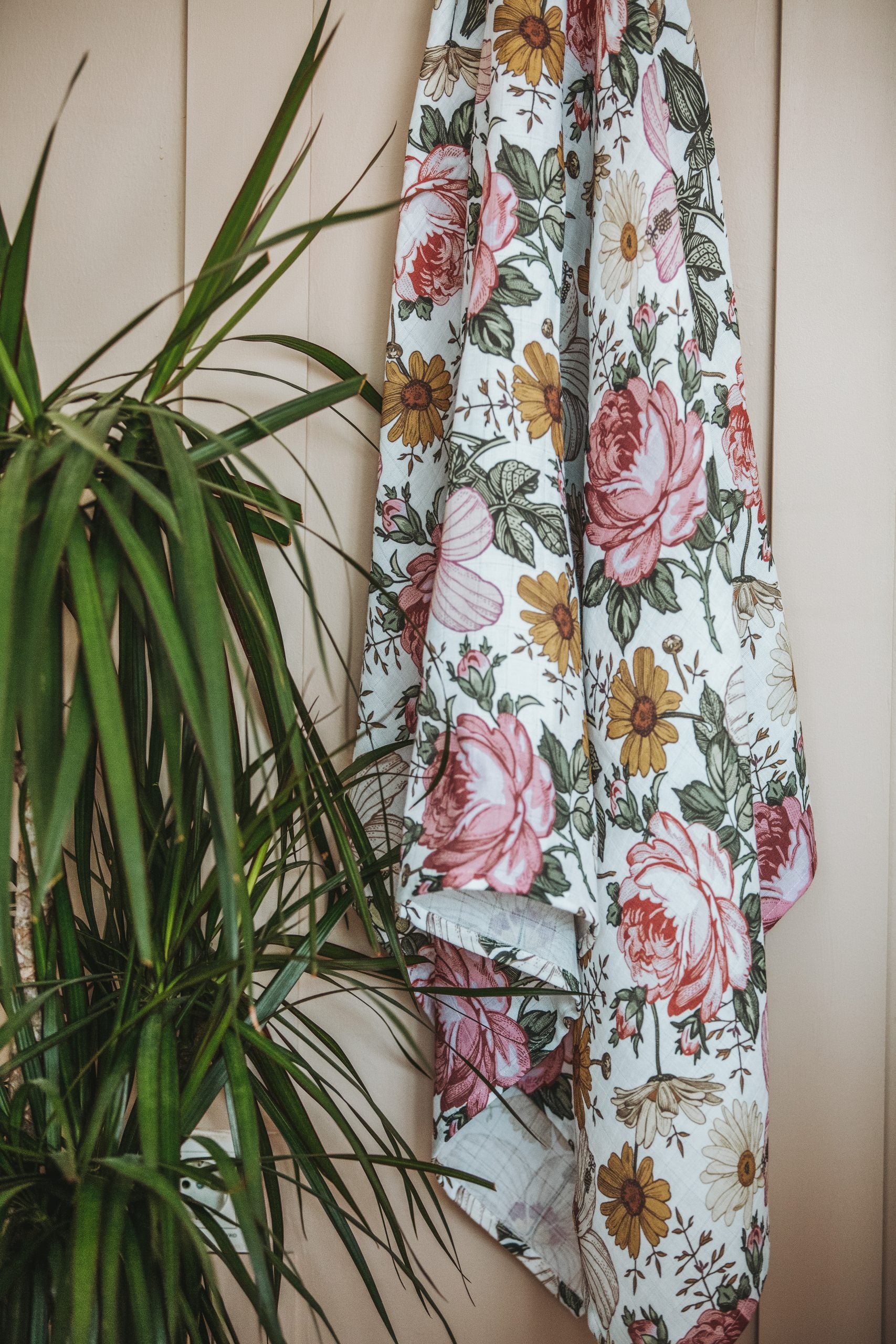 Hibiscus Müslin Örtü