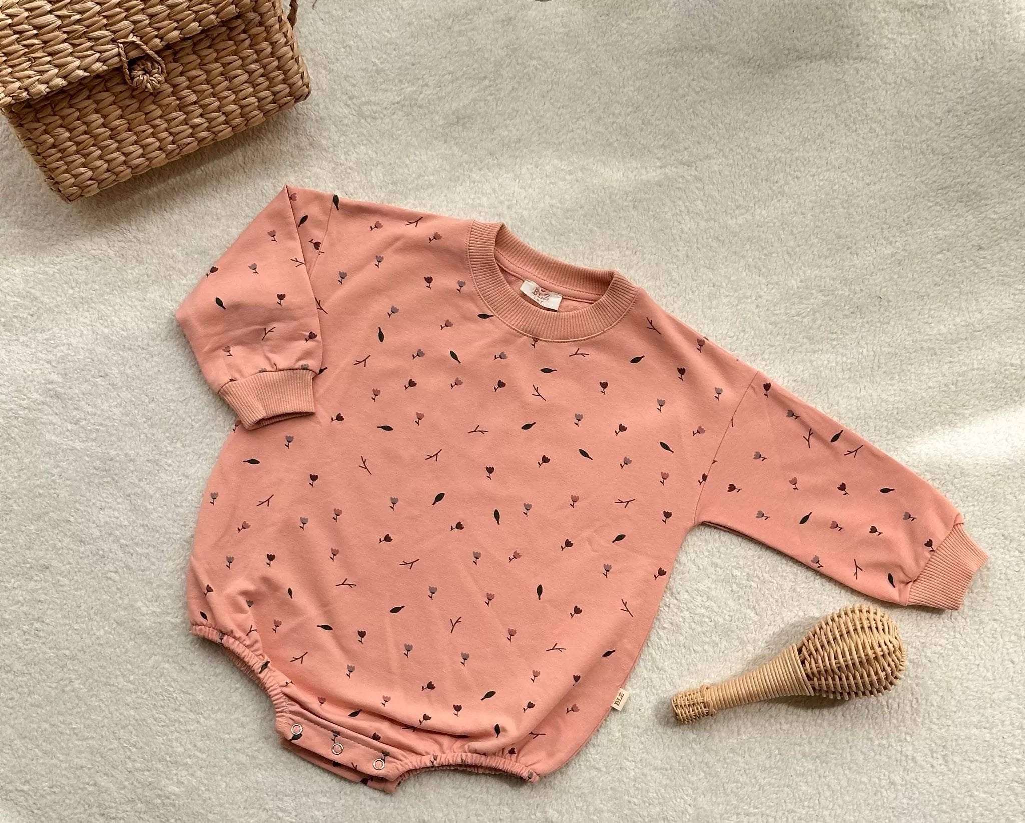Açık Pembe Pastel Renkli Çiçek Desenli Büyük Boy Pamuklu Tulum Romper